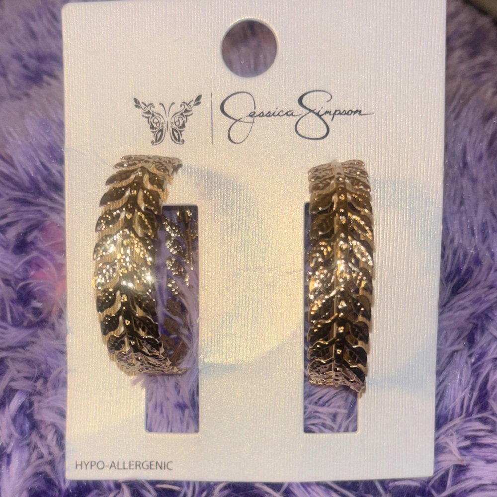 Jessica Simpson Gold Tone Leaf Design Earrings